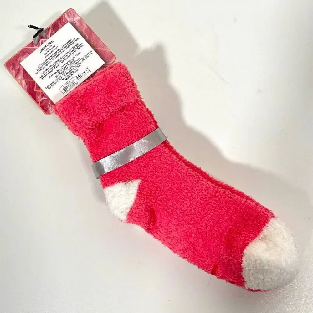 NWT Aromasoles 2 Pair Pack Rose & Shea Butter infused Non Skid Slippers Socks